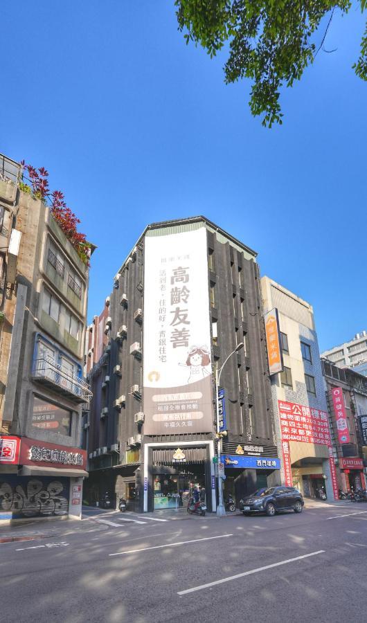 Meworld Hotel - Ximen Taipei Exterior photo